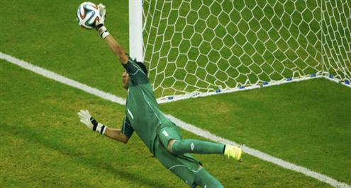 صراع أوروبي «ثلاثي» علي التعاقد مع كيلور نافاس